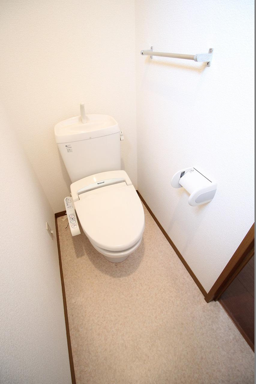 ローズ・コートのトイレ|※お部屋により仕様が異なる場合があります。