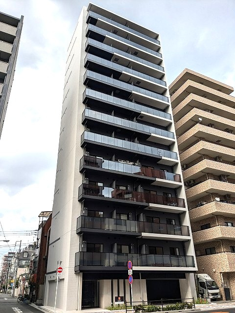 SEASON FLATS浅草言問通りの外観