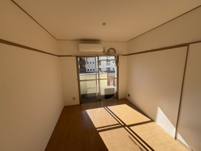 【洋室】 | 大岡団地N2 | 明るい洋室です