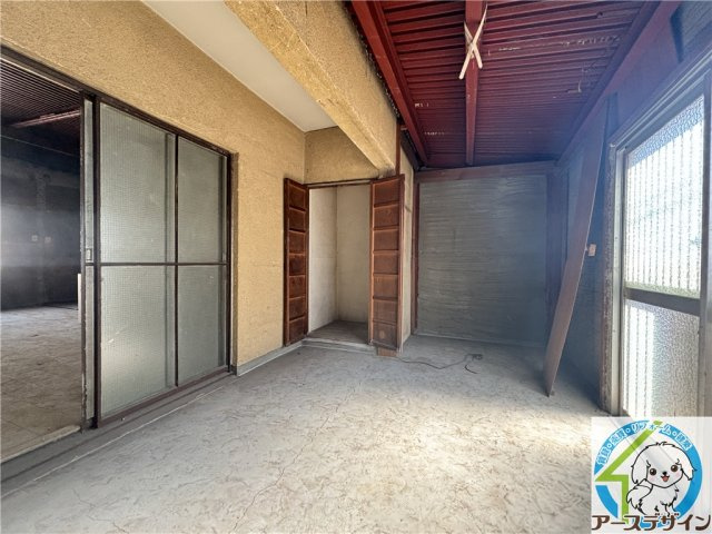 東二見店舗の内装