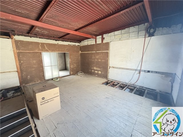 東二見店舗の内装