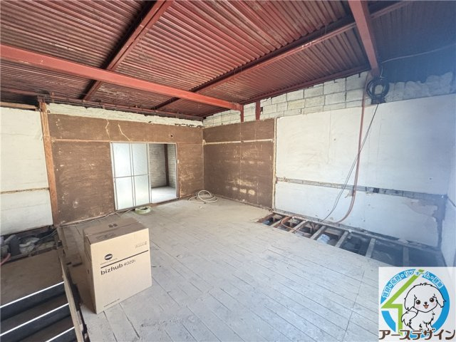 東二見店舗の内装