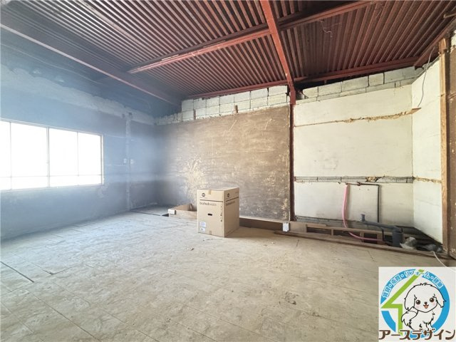 東二見店舗の内装