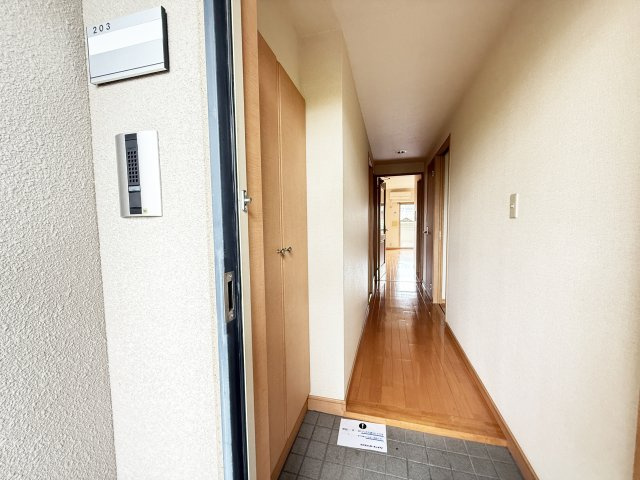 リヴィエール大高の玄関