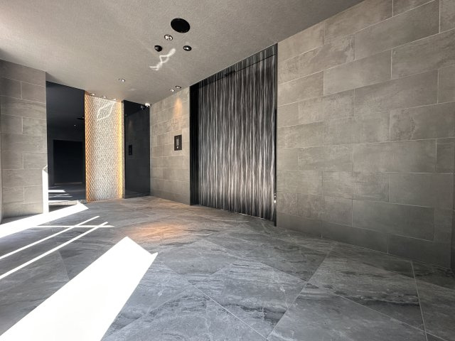 S-RESIDENCE高井田beletaのエントランス|落ち着いたエントランスです