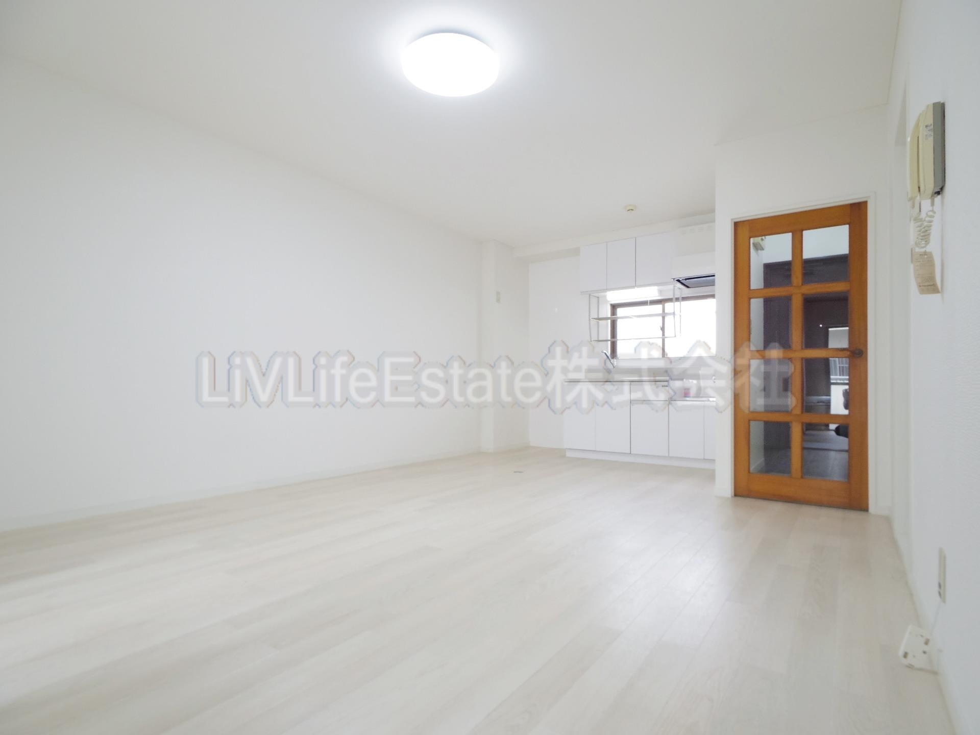 ドミール８８の居間・リビング