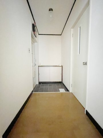 郡山市大町2丁目　信和大町マンション　4F　赤木小・第二中の玄関