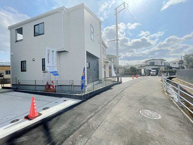 新築戸建・建売　福島市南沢又河原前　BLOOMING GARDEN　全2棟の前面道路含む現地写真