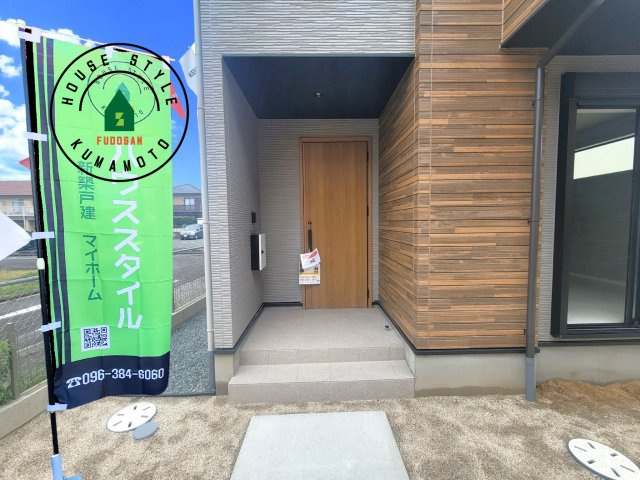 合志市幾久富第1-2棟（1号棟）　の玄関|おでかけの時も帰った時も、「我が家」を最初に感じでもらえる素敵な空間に。