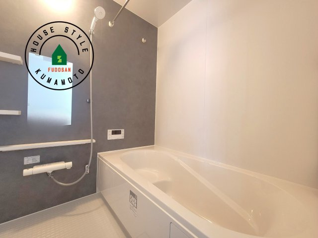 合志市幾久富第1-2棟（2号棟）　の浴室|1日の疲れを癒してくれる広々バスルーム。雨の日のお洗濯にも大活躍な浴室乾燥機付です！