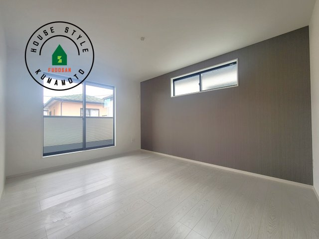 合志市幾久富第1-2棟（2号棟）　の寝室|主寝室には収納力に優れたクローゼットがありますので、お部屋もすっきり片付きます。