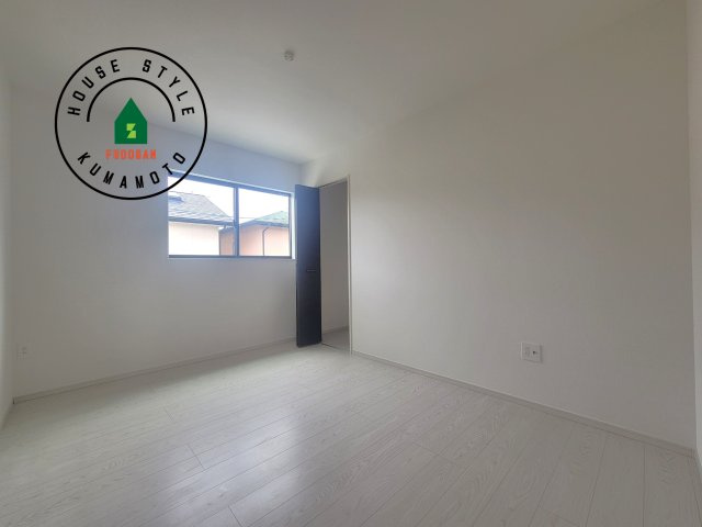 合志市幾久富第1-2棟（2号棟）　の洋室|採光良好な洋室は全居室、複層ガラスの遮熱効果と断熱効果で、一年中快適に過ごせます。