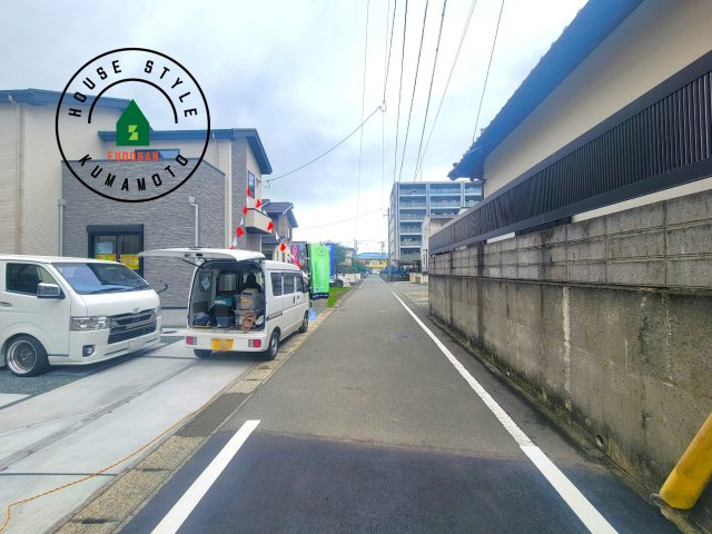 合志市幾久富第1-2棟（2号棟）　の前面道路含む現地写真|前面道路です。