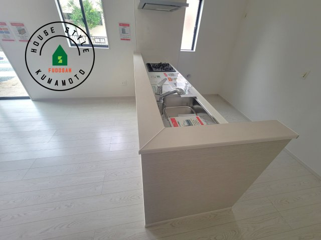 合志市幾久富第1-2棟（2号棟）　のダイニング|会話が弾む場所として居心地の良いリビングです。