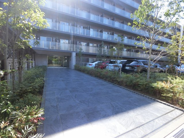 LIME RESIDENCE MINAMI GYOTOKUのエントランス