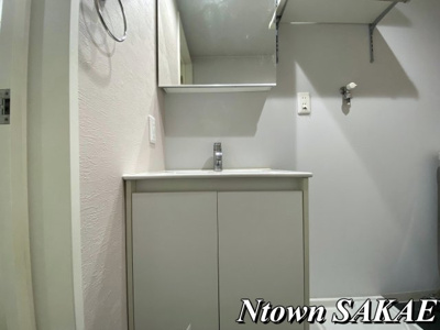 【独立洗面台】 | シルバード | 独立洗面台、小物を置くことができて便利です