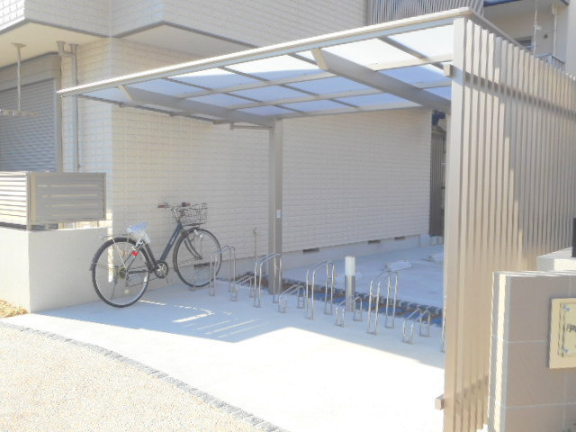 パークサイド市ヶ尾のその他共用部分|屋根付駐輪場