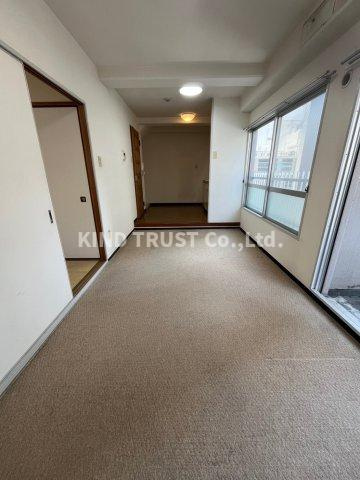 クリエテ梅田のロビー|ゆとりのあるロビーです