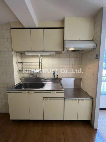 クリエテ梅田のキッチン|お料理しやすいキッチンです