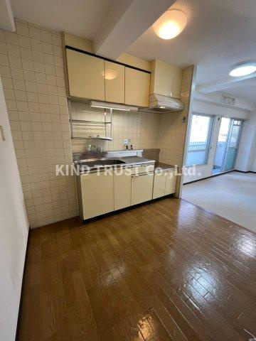 クリエテ梅田の居間・リビング|ゆったり過ごせる居間です