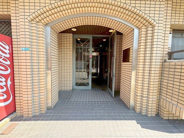 フェリーチェ西中島のエントランス