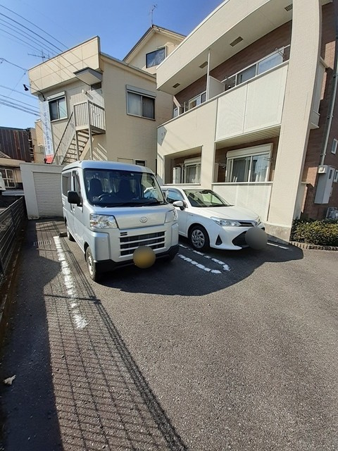 ＦＬＯＲ　前里の駐車場|駐車場