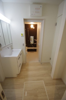 【脱衣所】 | 【仲介手数料無料！！】日野市百草　新築戸建て（全1棟）1号棟　5299万円