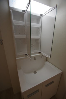 【洗面所】 | 【仲介手数料無料！！】日野市百草　新築戸建て（全1棟）1号棟　5299万円