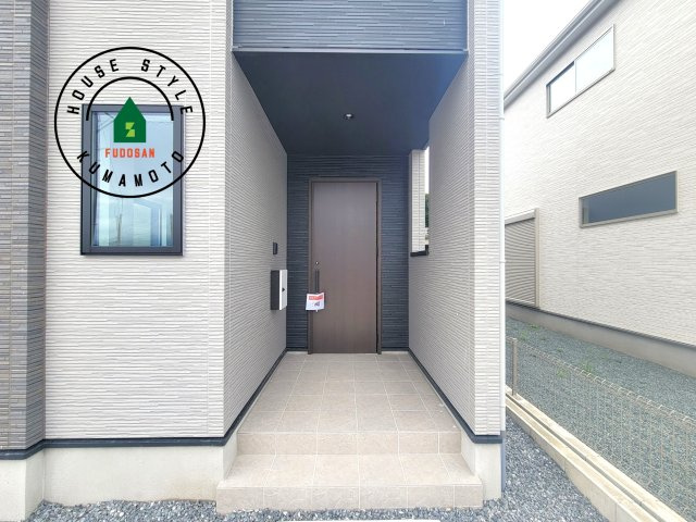 菊池郡大津町大字室第1-3棟（1号棟）　の玄関|おでかけの時も帰った時も、「我が家」を最初に感じでもらえる素敵な空間に。