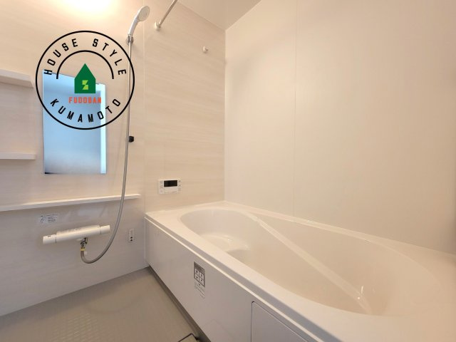 菊池郡大津町大字室第1-3棟（2号棟）　の浴室|1日の疲れを癒してくれる広々バスルーム。雨の日のお洗濯にも大活躍な浴室乾燥機付です！