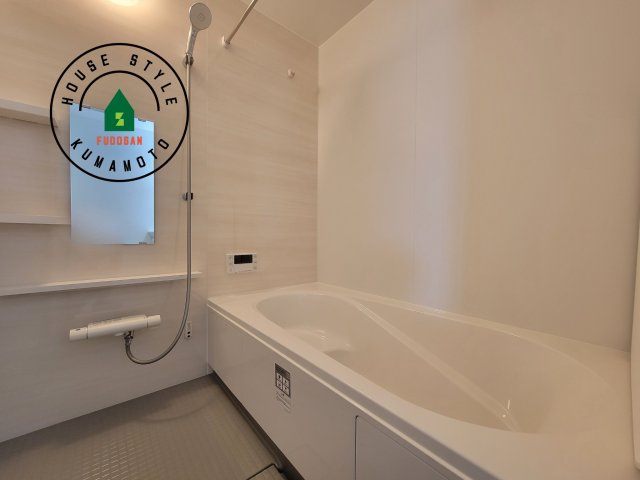 菊池郡大津町大字室第1-3棟（3号棟）　の浴室|1日の疲れを癒してくれる広々バスルーム。雨の日のお洗濯にも大活躍な浴室乾燥機付です！