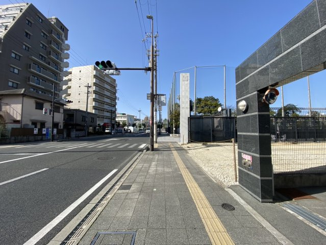 豊中市服部本町4丁目土地の前面道路含む現地写真|前面道路は国道１７６号線！
南側から撮影！