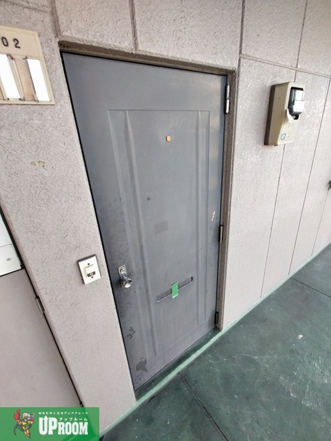 ハイツ久郷の玄関