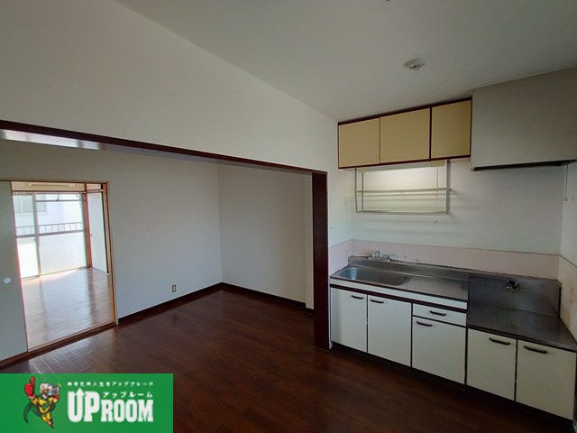 ハイツ久郷の居間・リビング