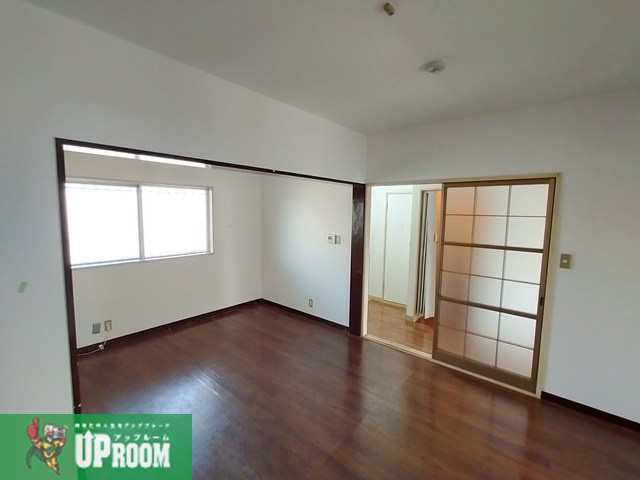 ハイツ久郷の居間・リビング