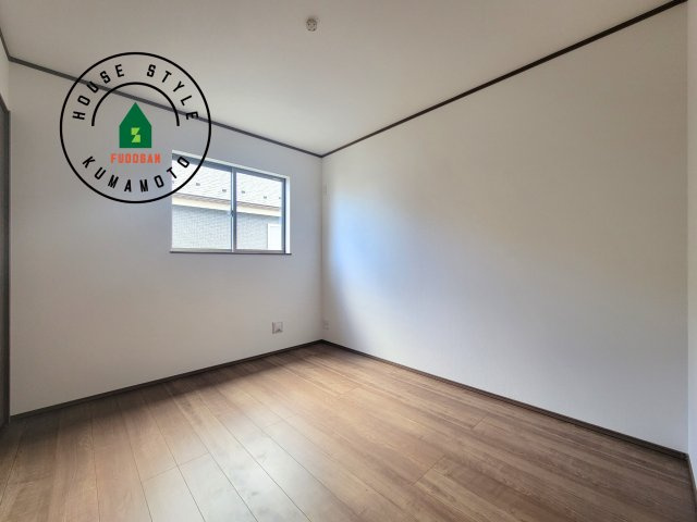 熊本市東区湖東3丁目第1-2棟（1号棟）の洋室|採光良好な洋室は全居室、複層ガラスの遮熱効果と断熱効果で、一年中快適に過ごせます。