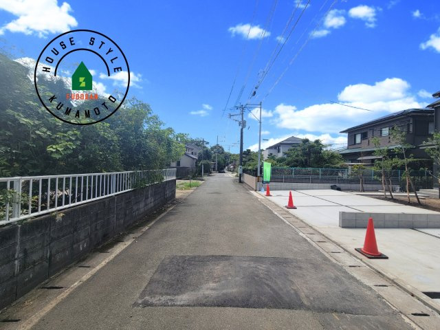 熊本市東区湖東3丁目第1-2棟（1号棟）の前面道路含む現地写真|前面道路です。