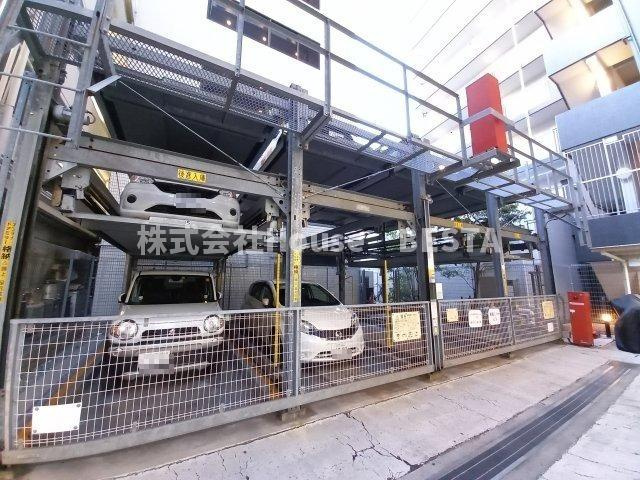 アーバングリーン兵庫ステーションフロントの駐車場