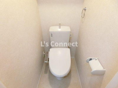 【トイレ】 | ホワイトローズⅡ | 温水洗浄便座付きのトイレ。