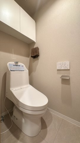 【トイレ】 | アーバンパレスシエル福間☆仲介手数料無料☆ | 手洗い一体型のトイレは節水効果があり、環境にもお財布にも優しい人気のタイプです。もちろんウォシュレット機能も完備しています。