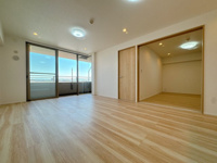 【居間・リビング】 | アーバンパレスシエル福間☆仲介手数料無料☆ | ゆっくり過ごしたり食事をしたり、日々の暮らしに彩りを添えてくれる、そんな楽しく豊かな空間になりそうです。