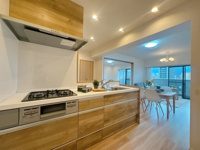 【キッチン】 | アーティックス大手町☆仲介手数料無料☆ | 機能性とデザイン性を両立させた、リノベーション物件ならではの素敵なキッチン。立ってみるとそれがよく分かります♪