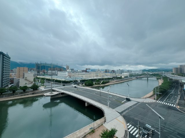 【展望】 | アーティックス大手町☆仲介手数料無料☆ | あまりの眺めの良さに、その場を離れるのを忘れてしまう。そんなバルコニー。