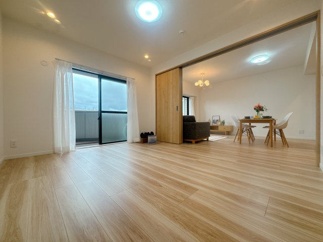 【洋室】 | アーティックス大手町☆仲介手数料無料☆ | ふとのぞく、窓からの景色にホッとする。窓はときに、いろんな表情をみせます。