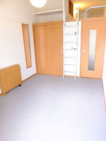 レオパレスハーモニーの居間・リビング|ゆったり過ごせる居間です