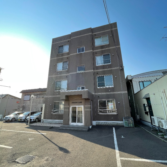 クレセントコート