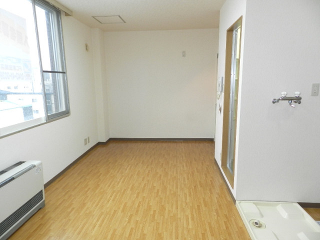 クレセントコートの内装