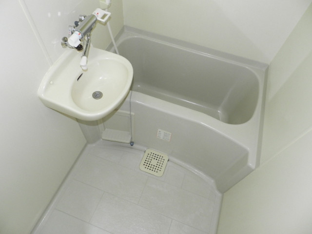 クレセントコートの浴室