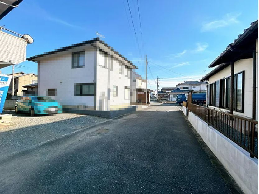 上里町嘉美　中古1549の前面道路含む現地写真