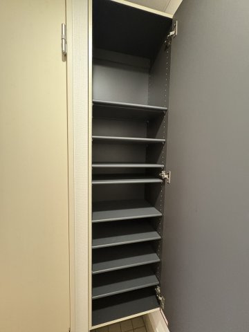 コルトーナ弐番館の玄関|たっぷり入るシューズボックス